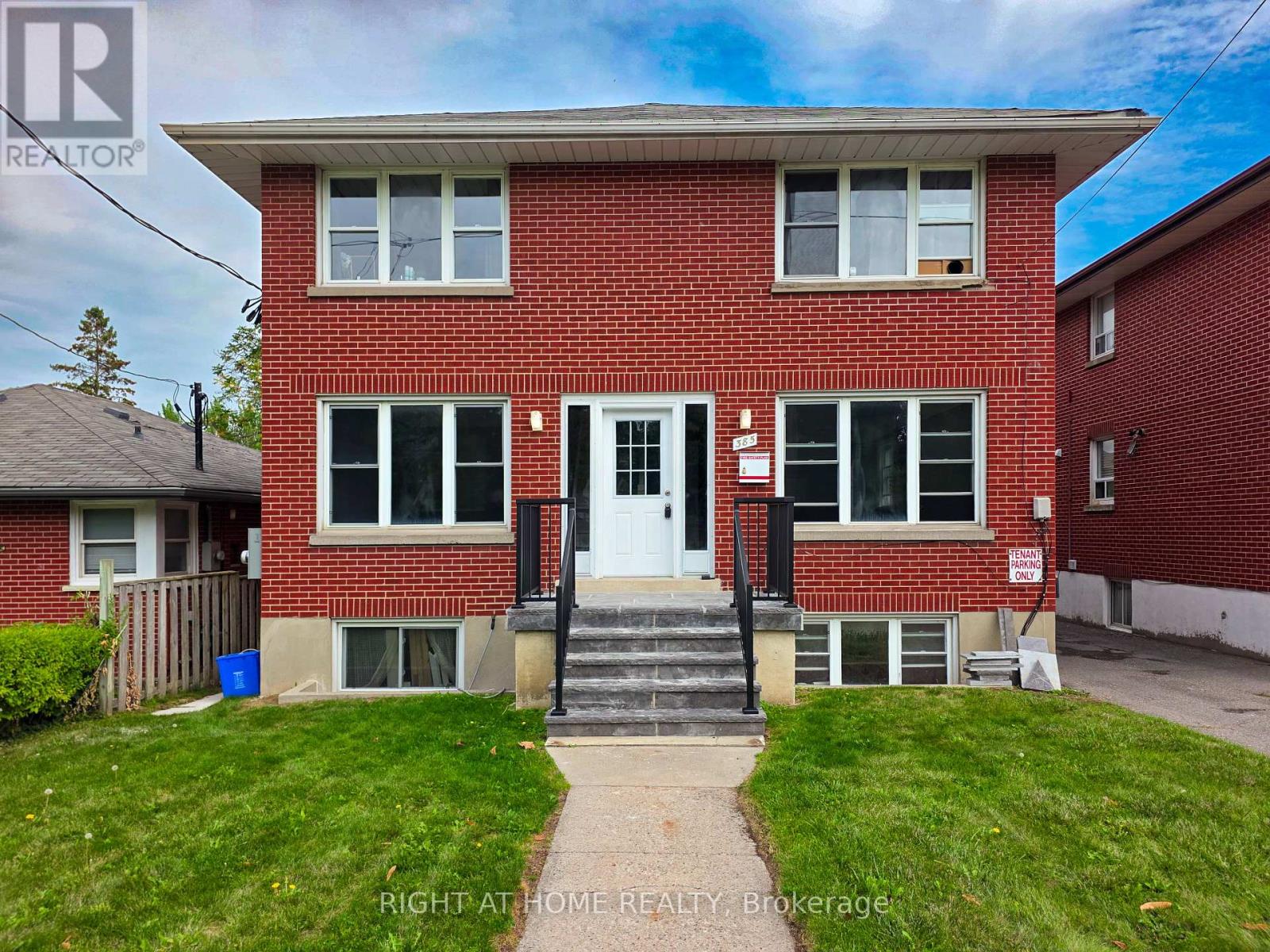 UPPERFLOOR - 385 MARY STREET N Property Photo 1