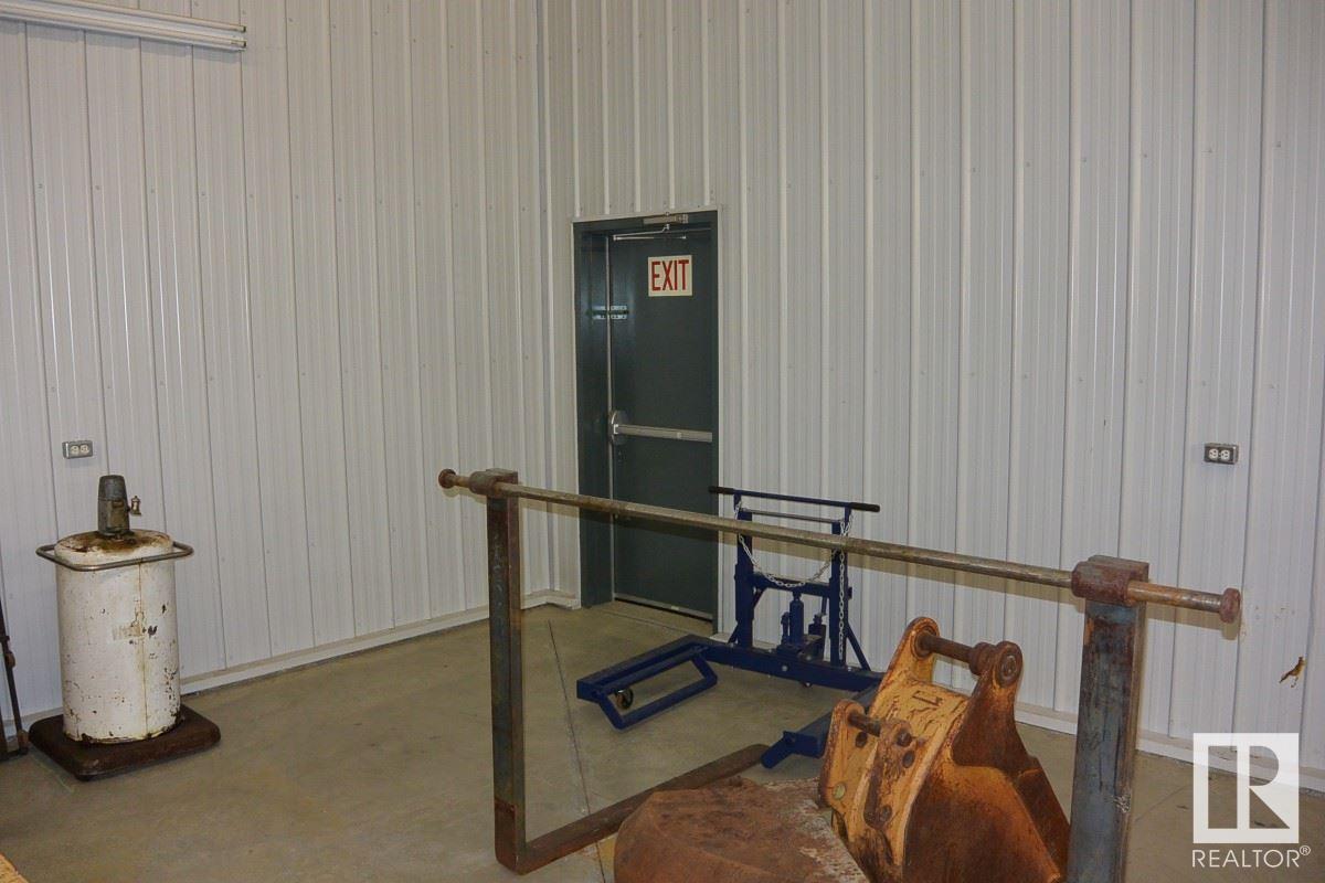 5005 49 A St Property Photo 16