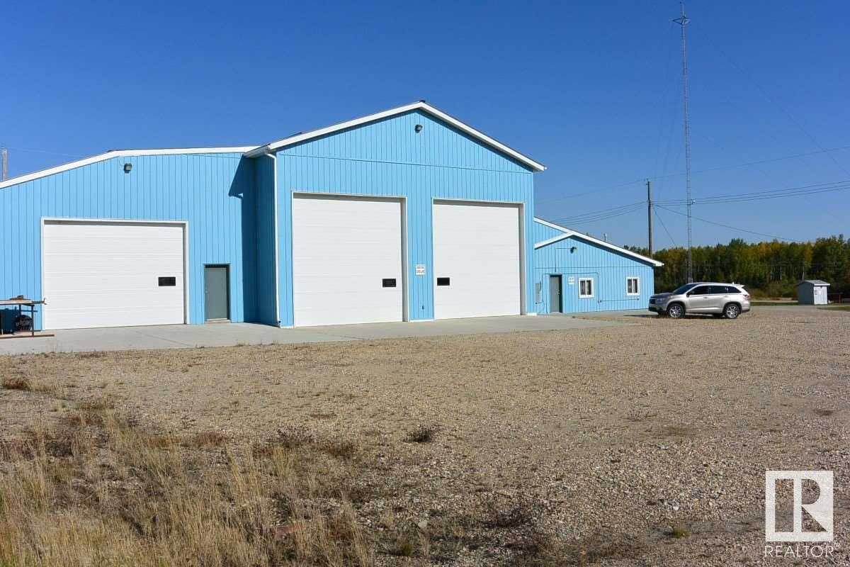 5005 49 A St Property Photo 29