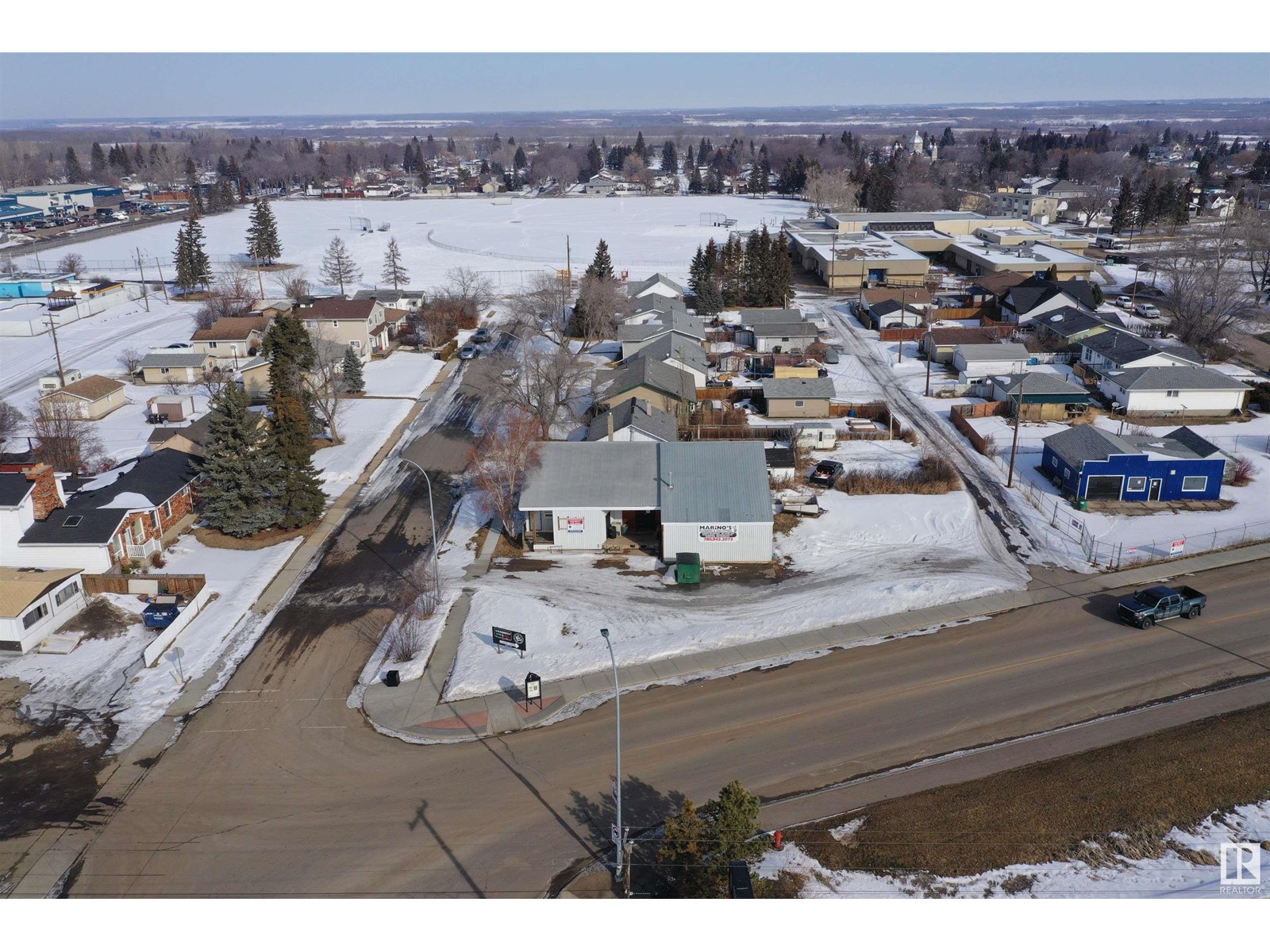 4807 52 St Property Photo 1