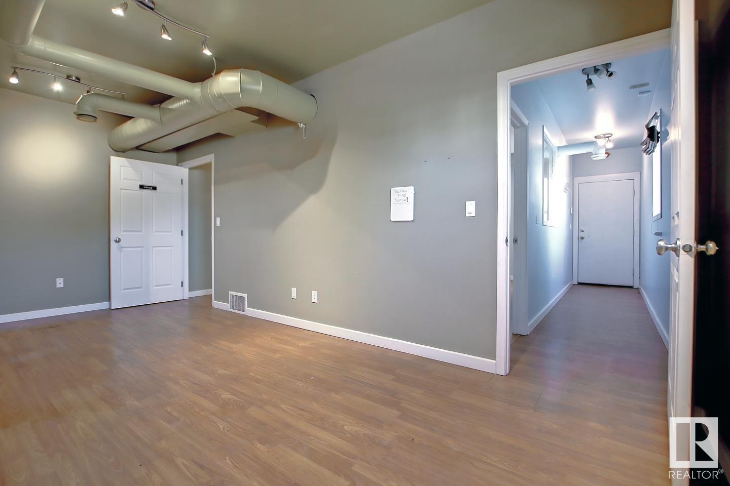 4807 52 St Property Photo 7