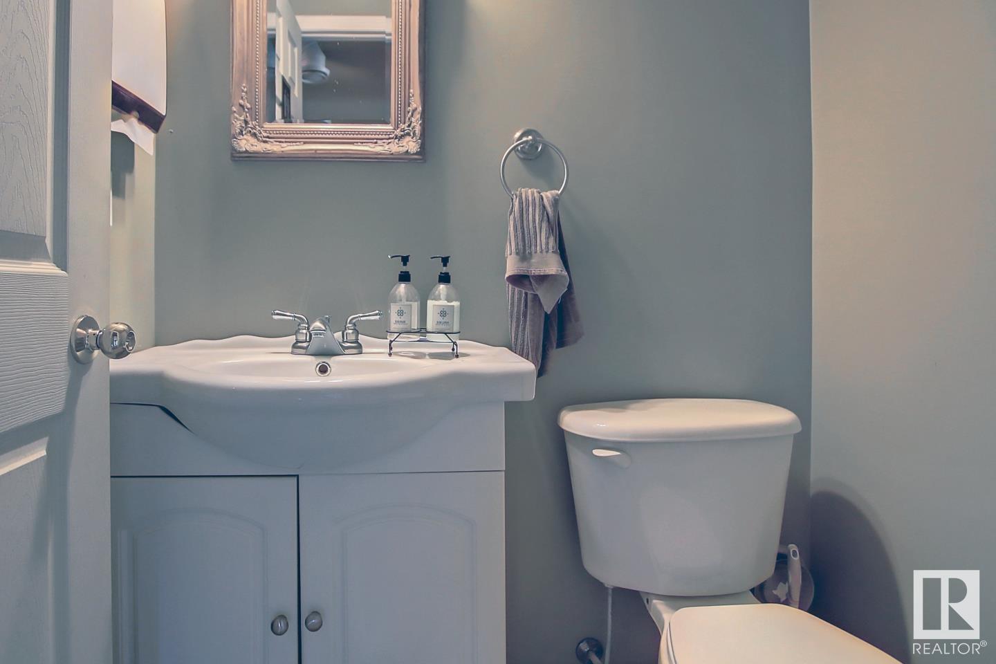4807 52 St Property Photo 14
