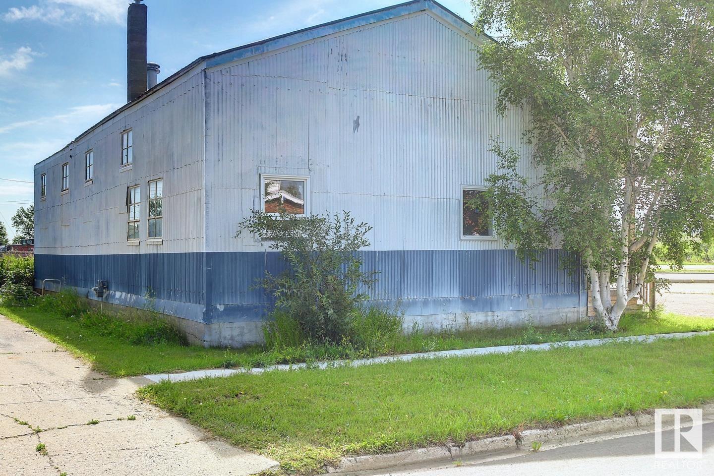 4807 52 St Property Photo 36