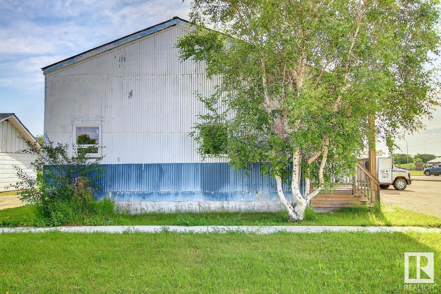 4807 52 St Property Photo 37