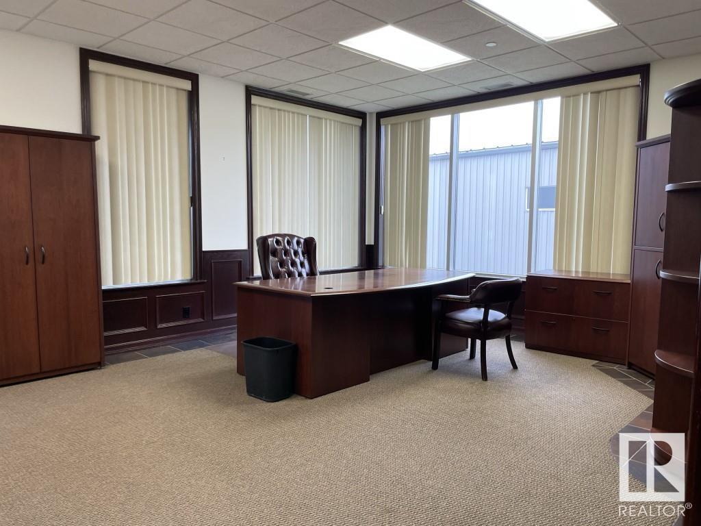 6229 54 Av Property Photo 3