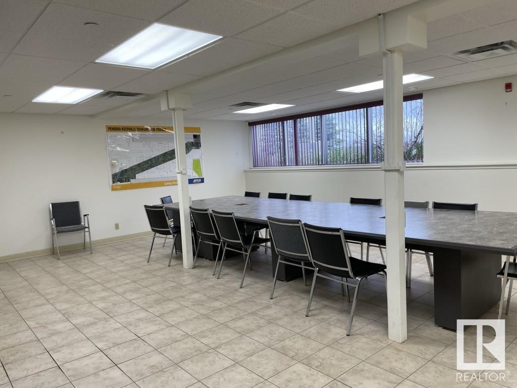 6229 54 Av Property Photo 12