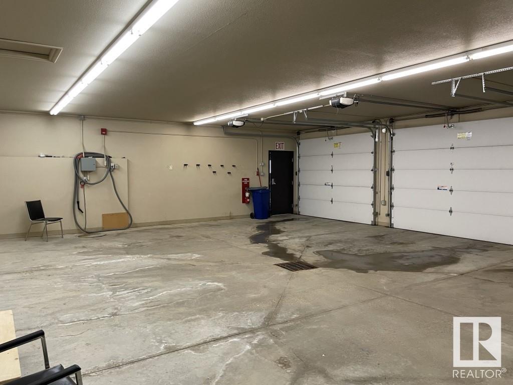 6229 54 Av Property Photo 17