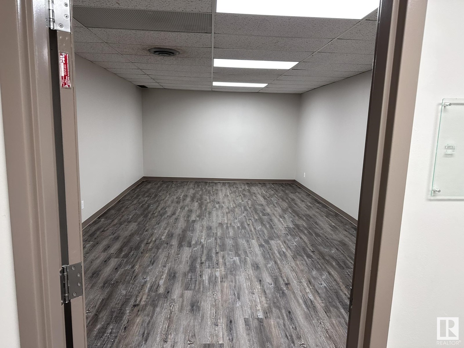 4910 50 Av Property Photo 13
