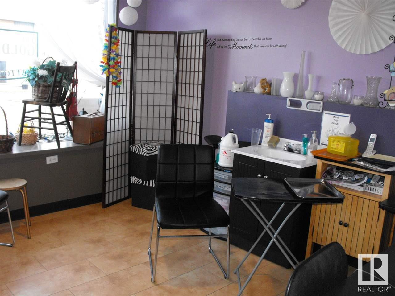 18 Centre St Property Photo 26