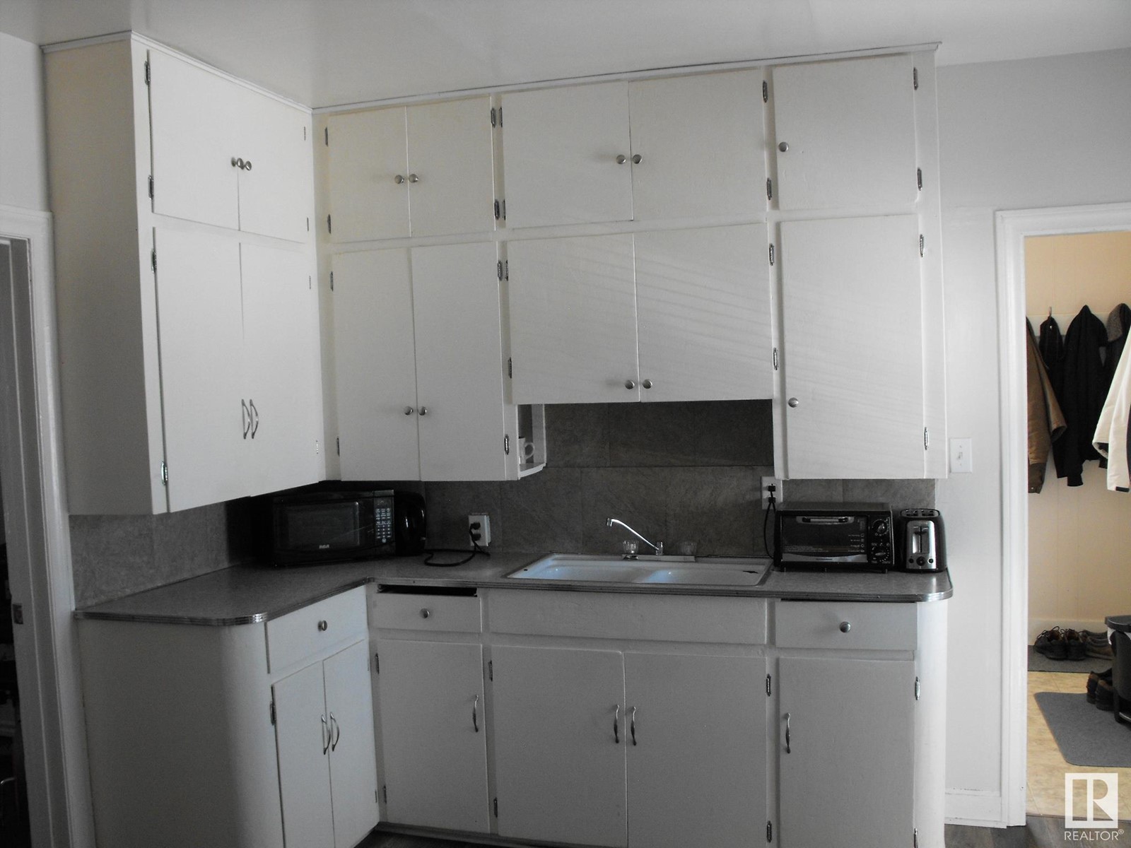 4823 50 Av Property Photo 4