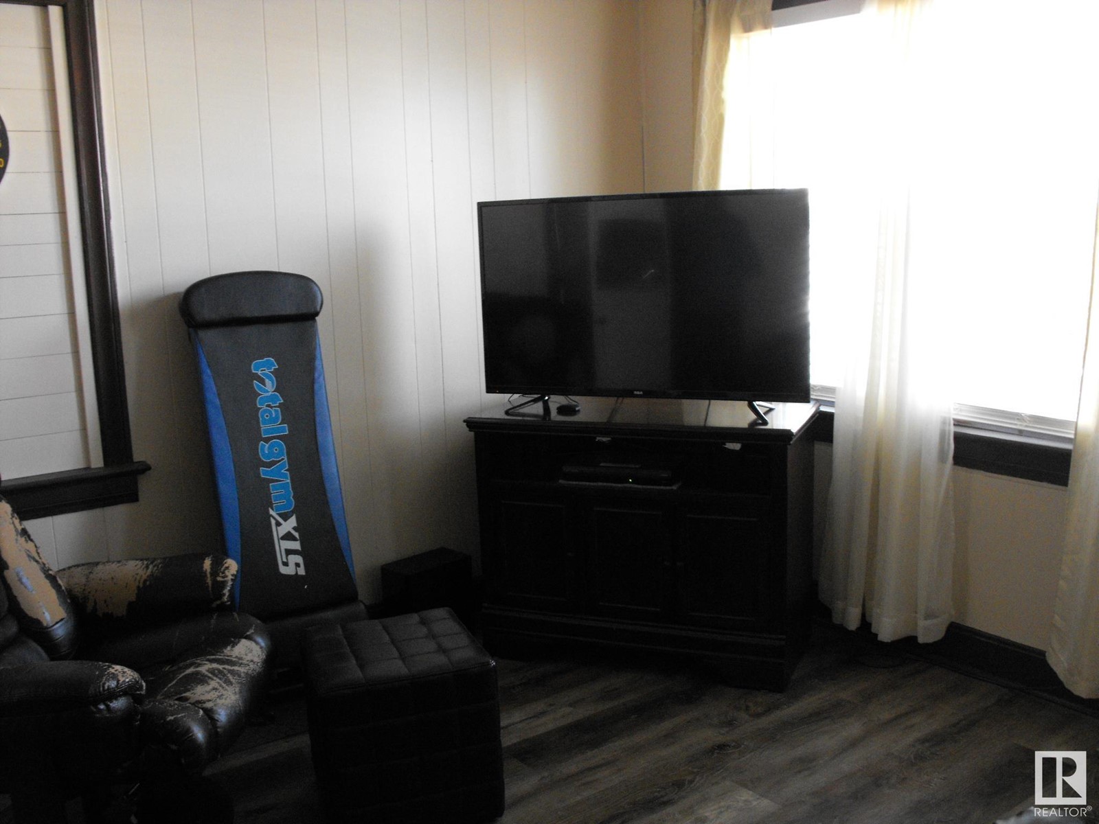 4823 50 Av Property Photo 13