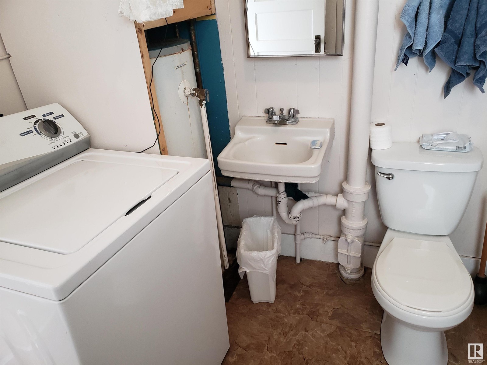 4823 50 Av Property Photo 23