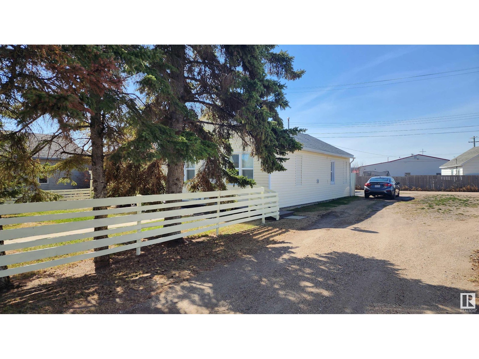 4823 50 Av Property Photo 27
