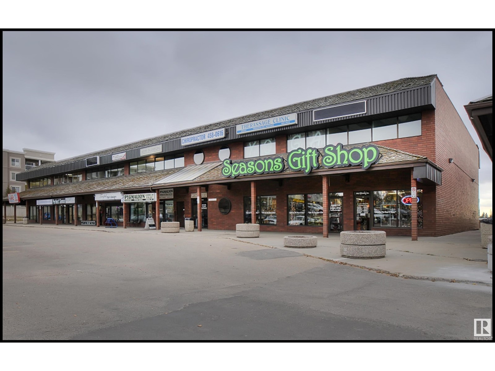 #206 86 Mckenney Av Property Photo 1
