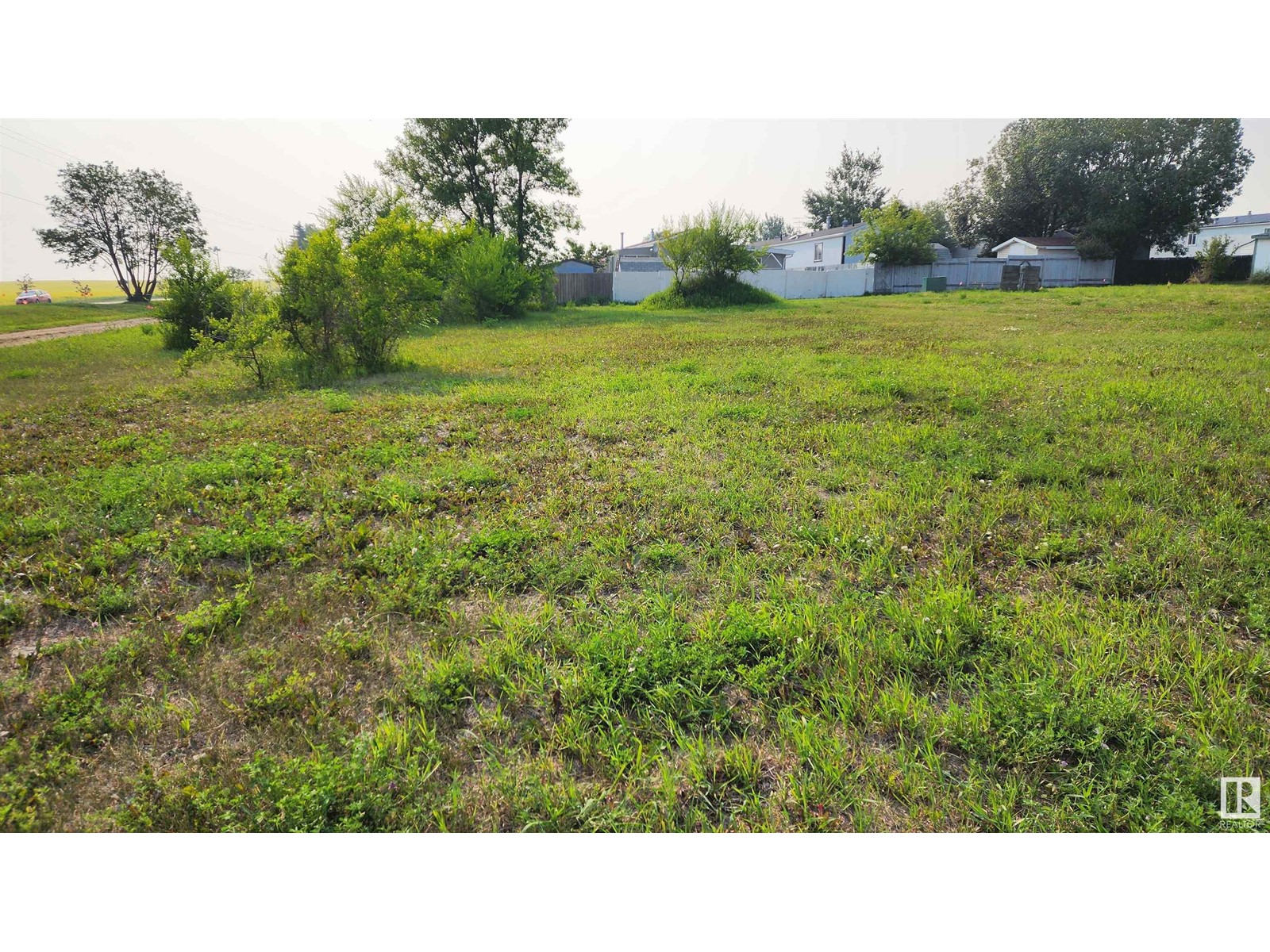 5002 55 St Property Photo 1