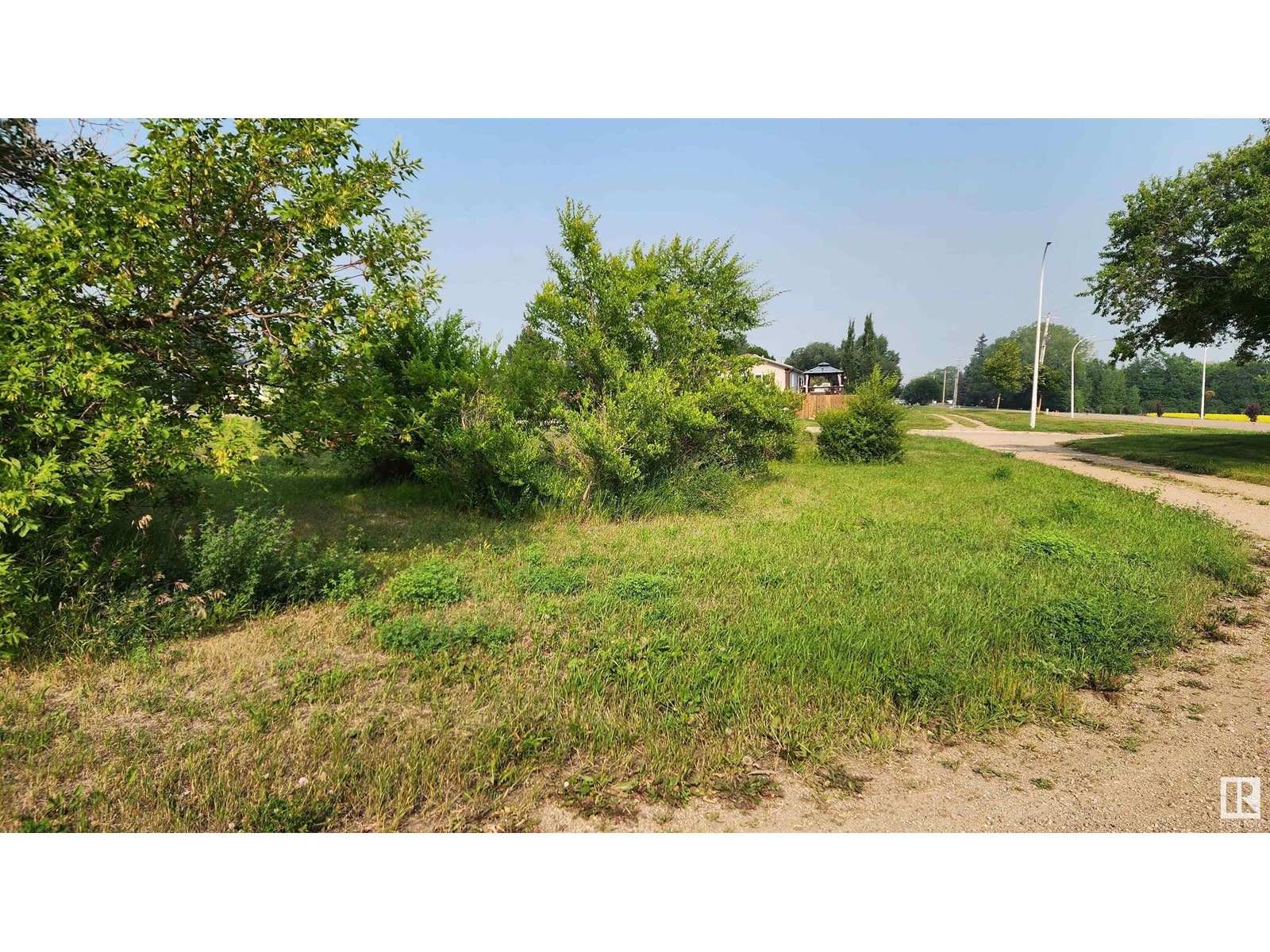 5002 55 St Property Photo 2