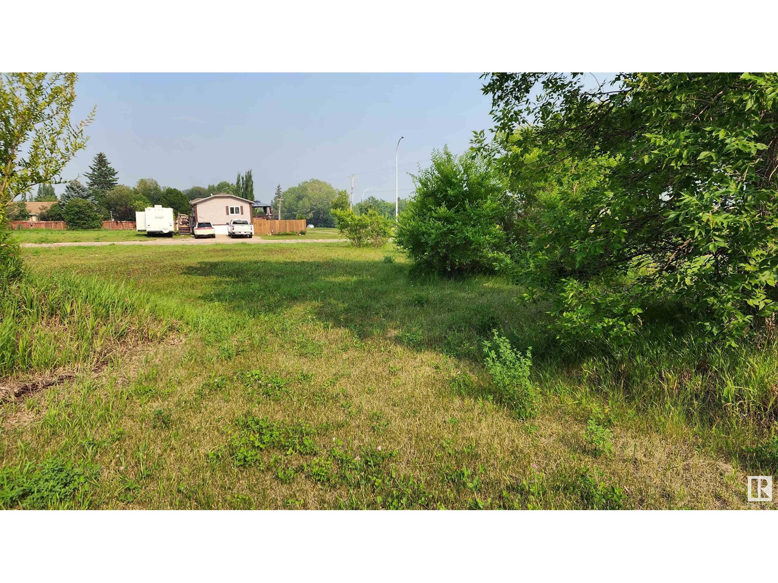 5002 55 St Property Photo 5