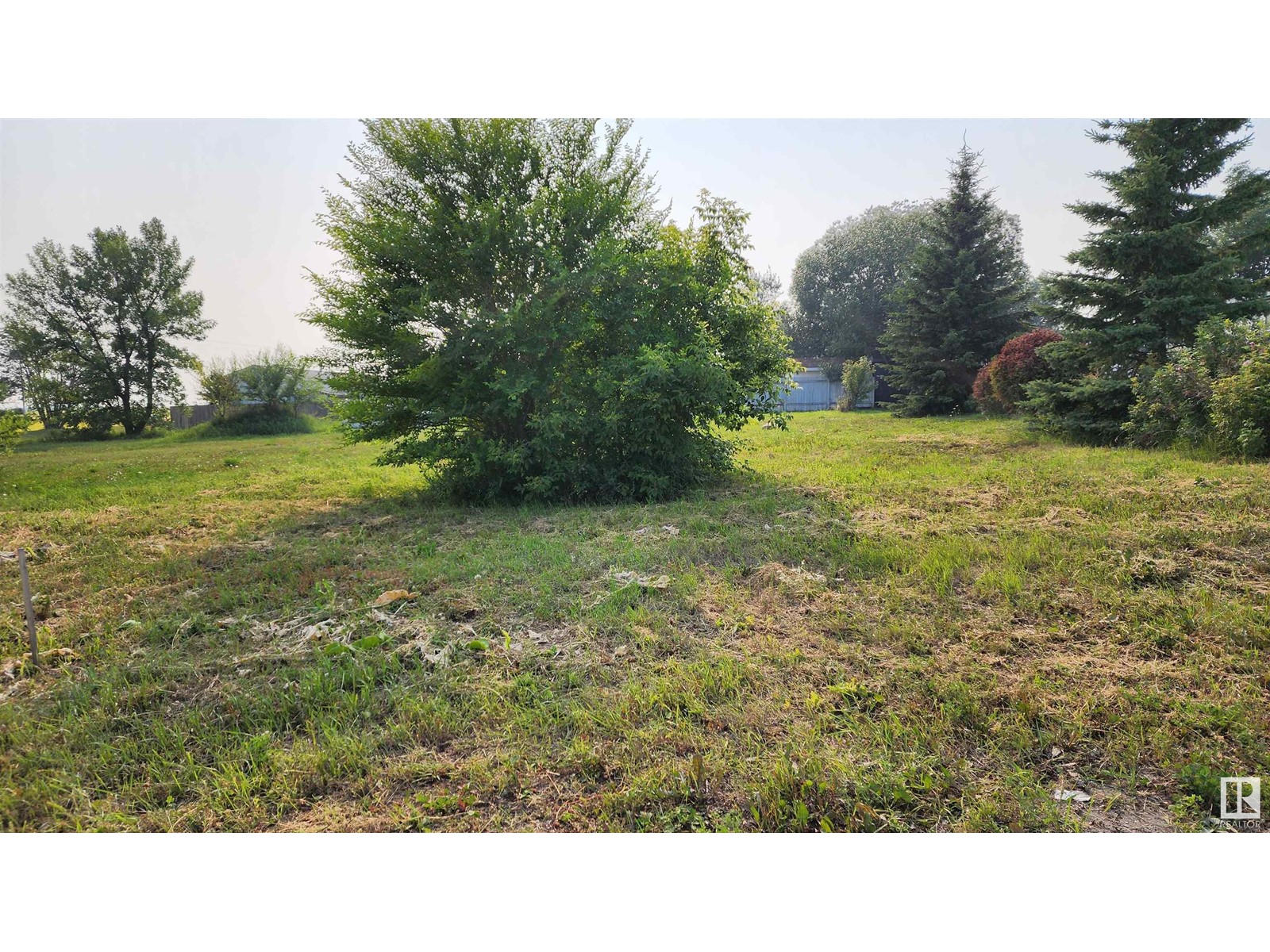 5006 55 St Property Photo 1