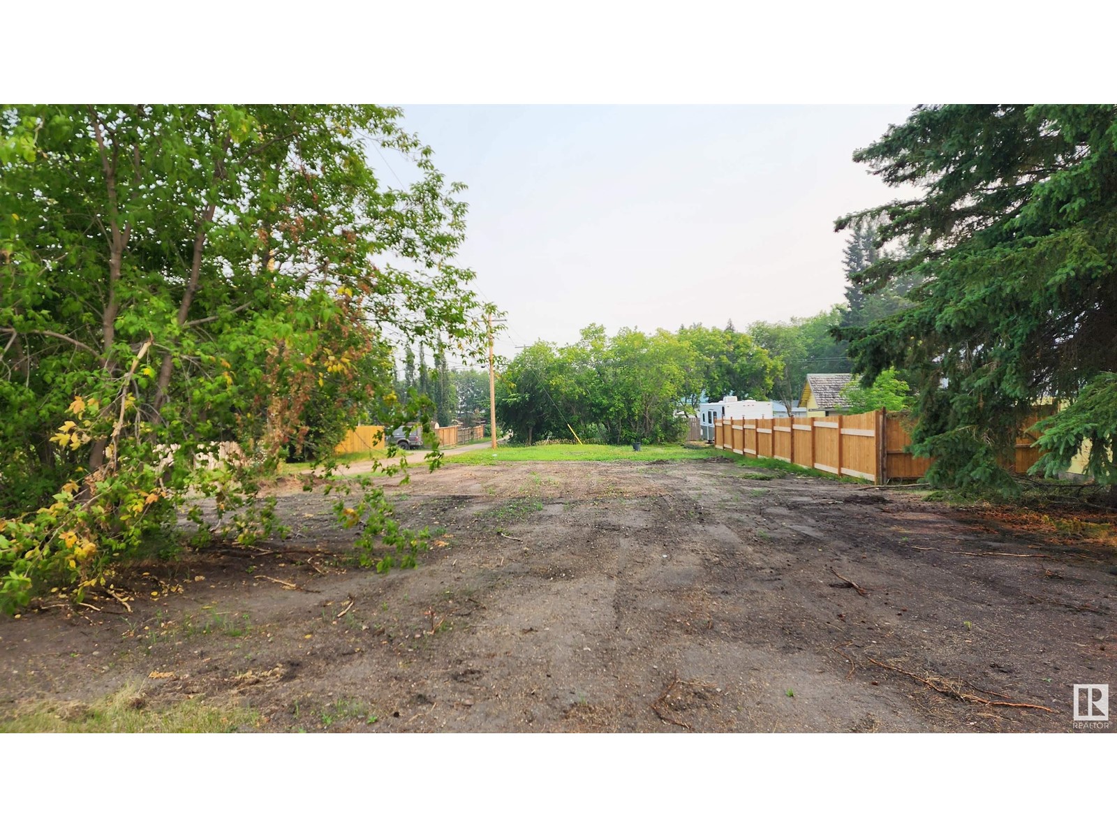 5113 52 Av Property Photo 1
