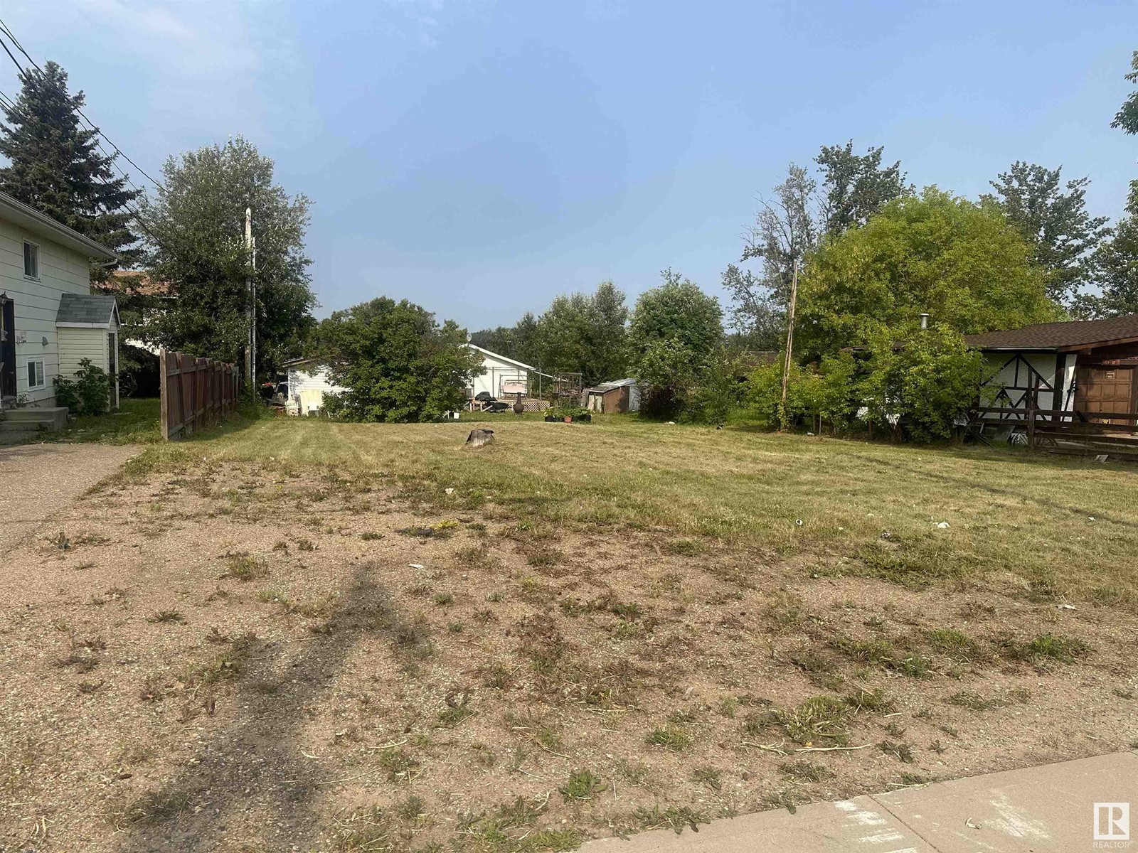 5312 57 St Property Photo 2