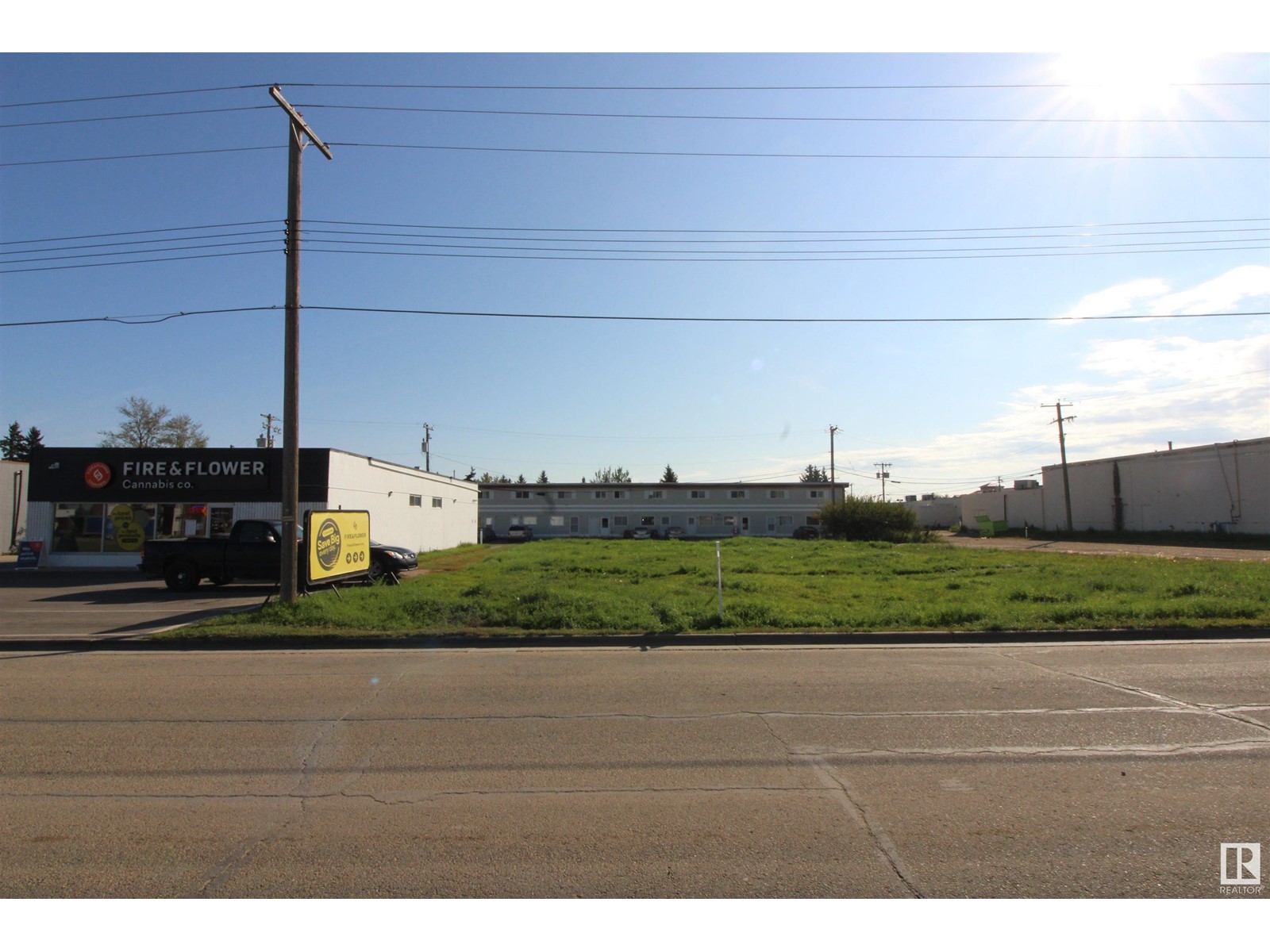 10107 104 Av Property Photo 10