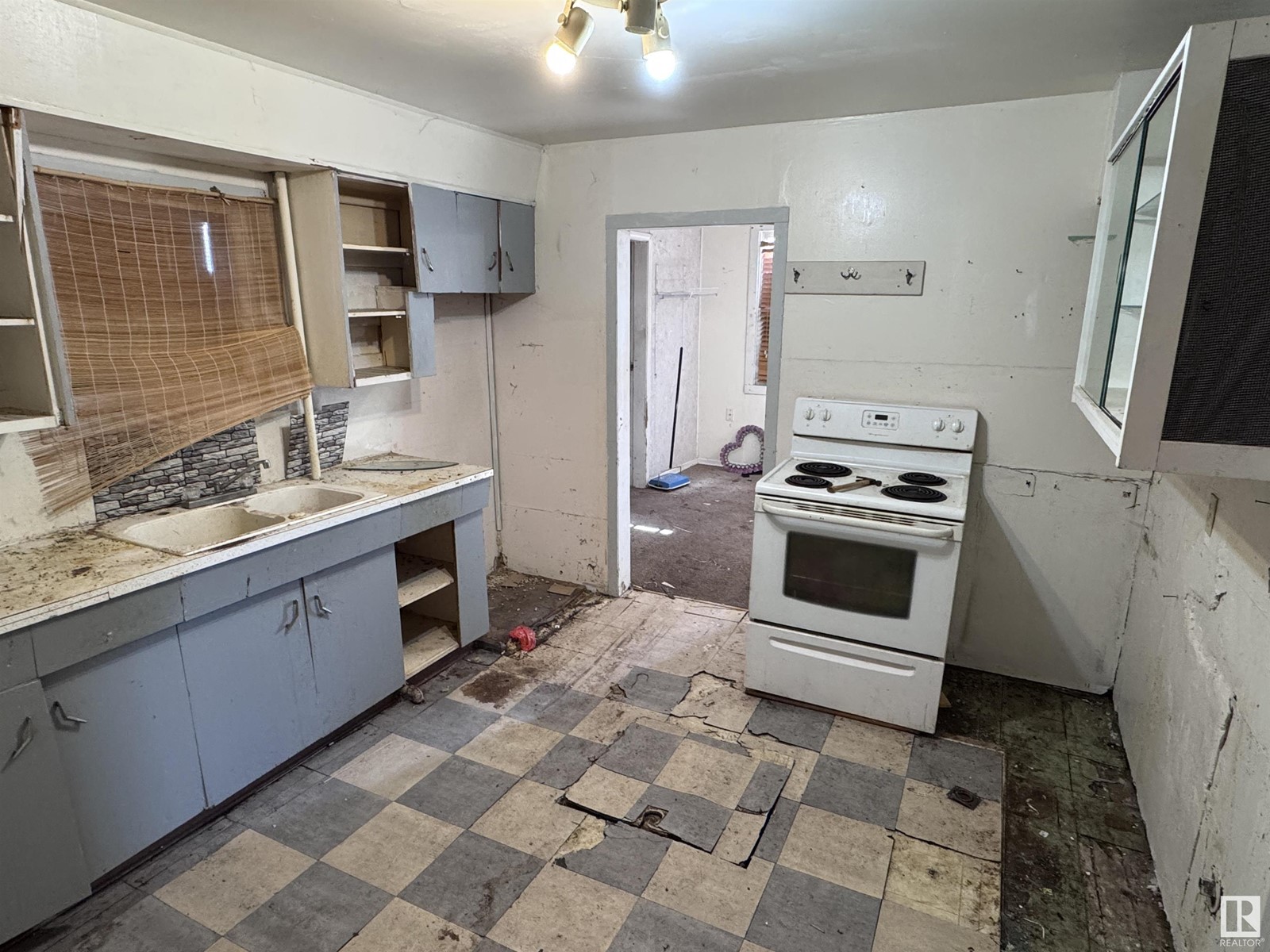 9832 107 St Property Photo 13