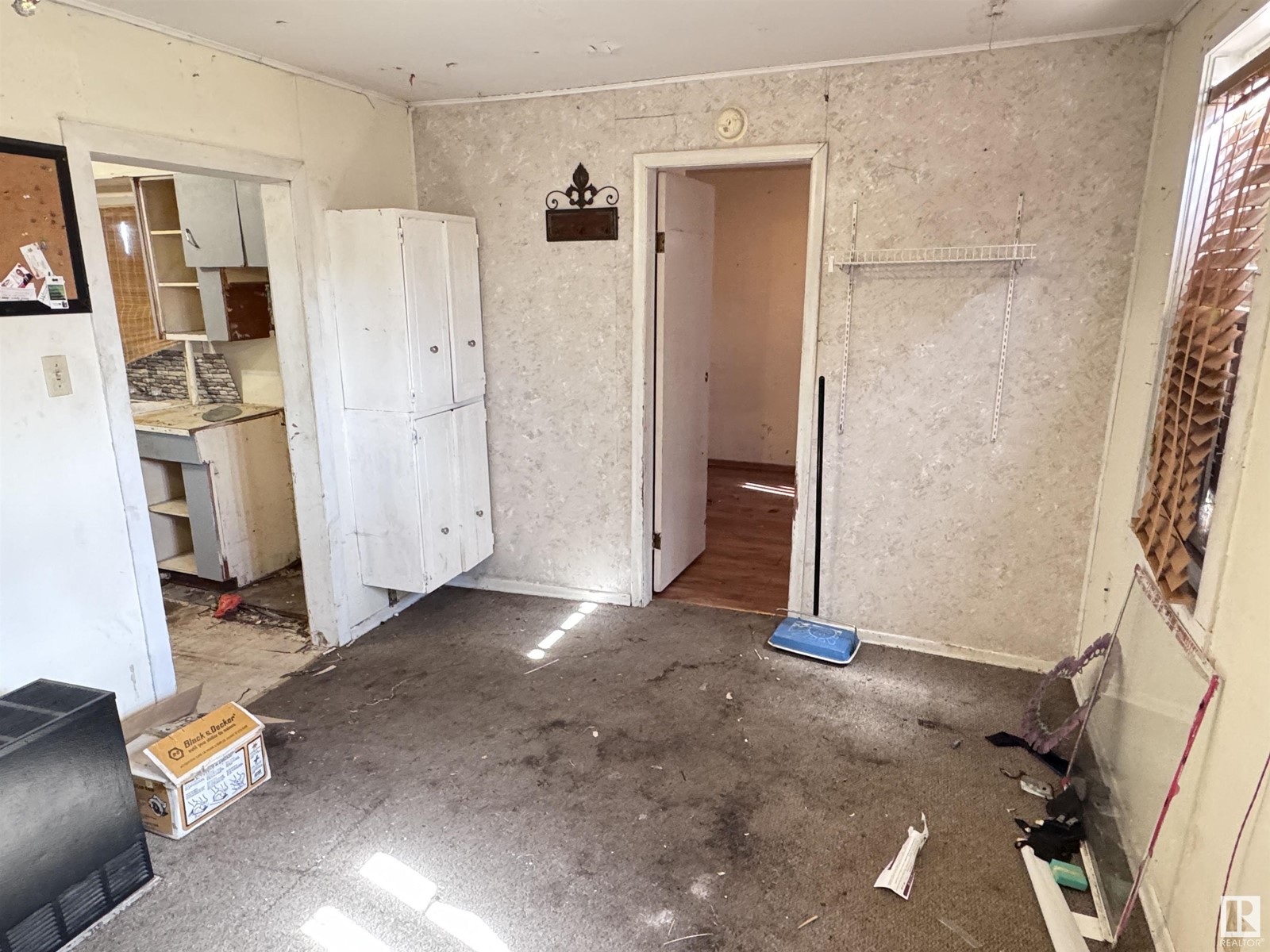 9832 107 St Property Photo 16