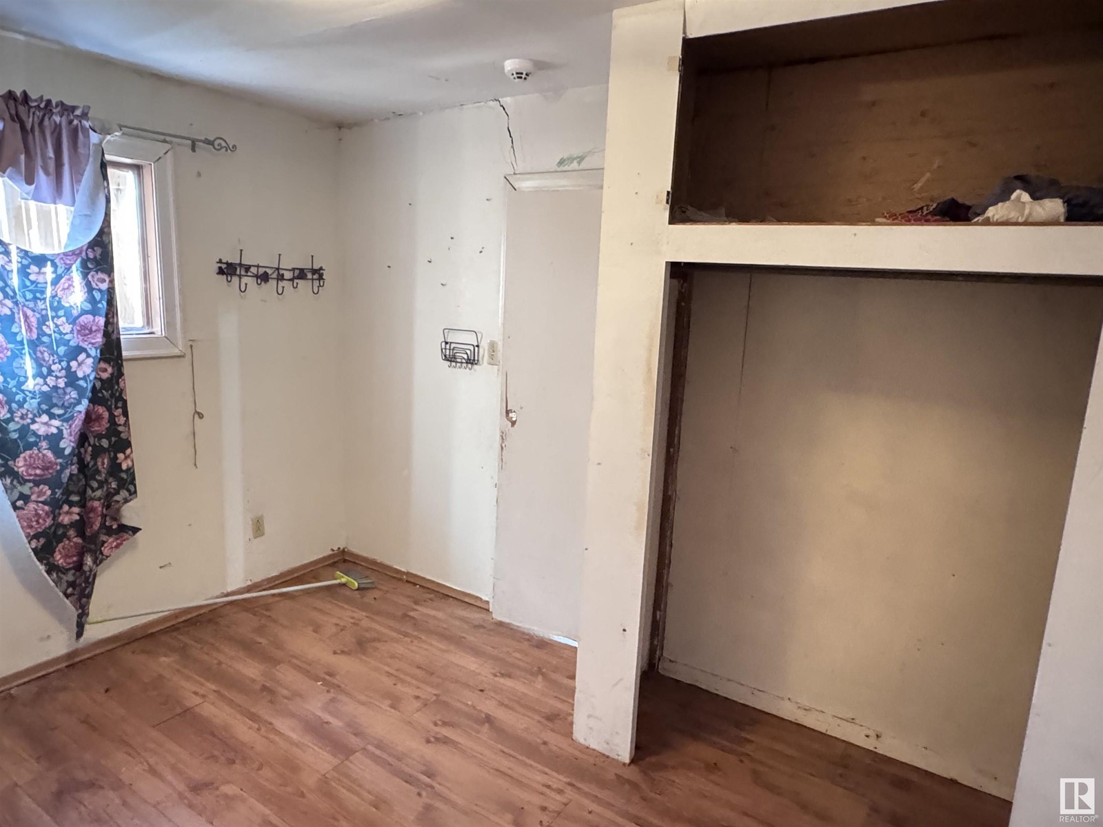 9832 107 St Property Photo 18