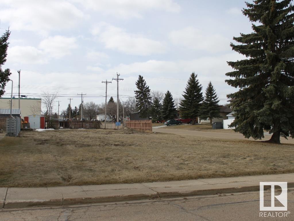 5515 48 St Property Photo 1
