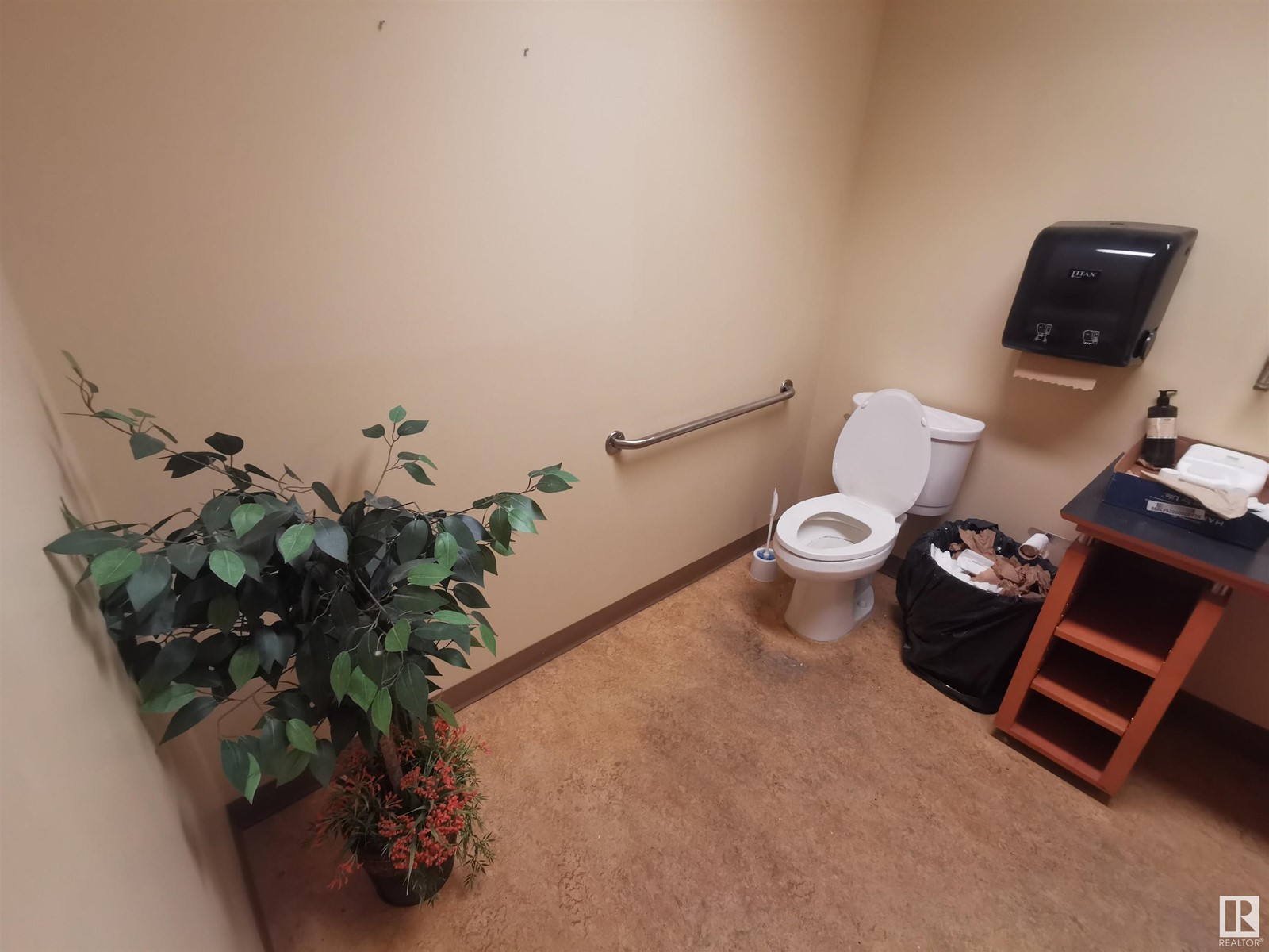 11104 107 Av Nw Property Photo 12