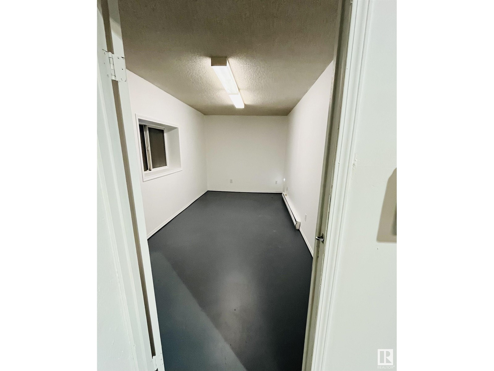 4907 1 Av Property Photo 5