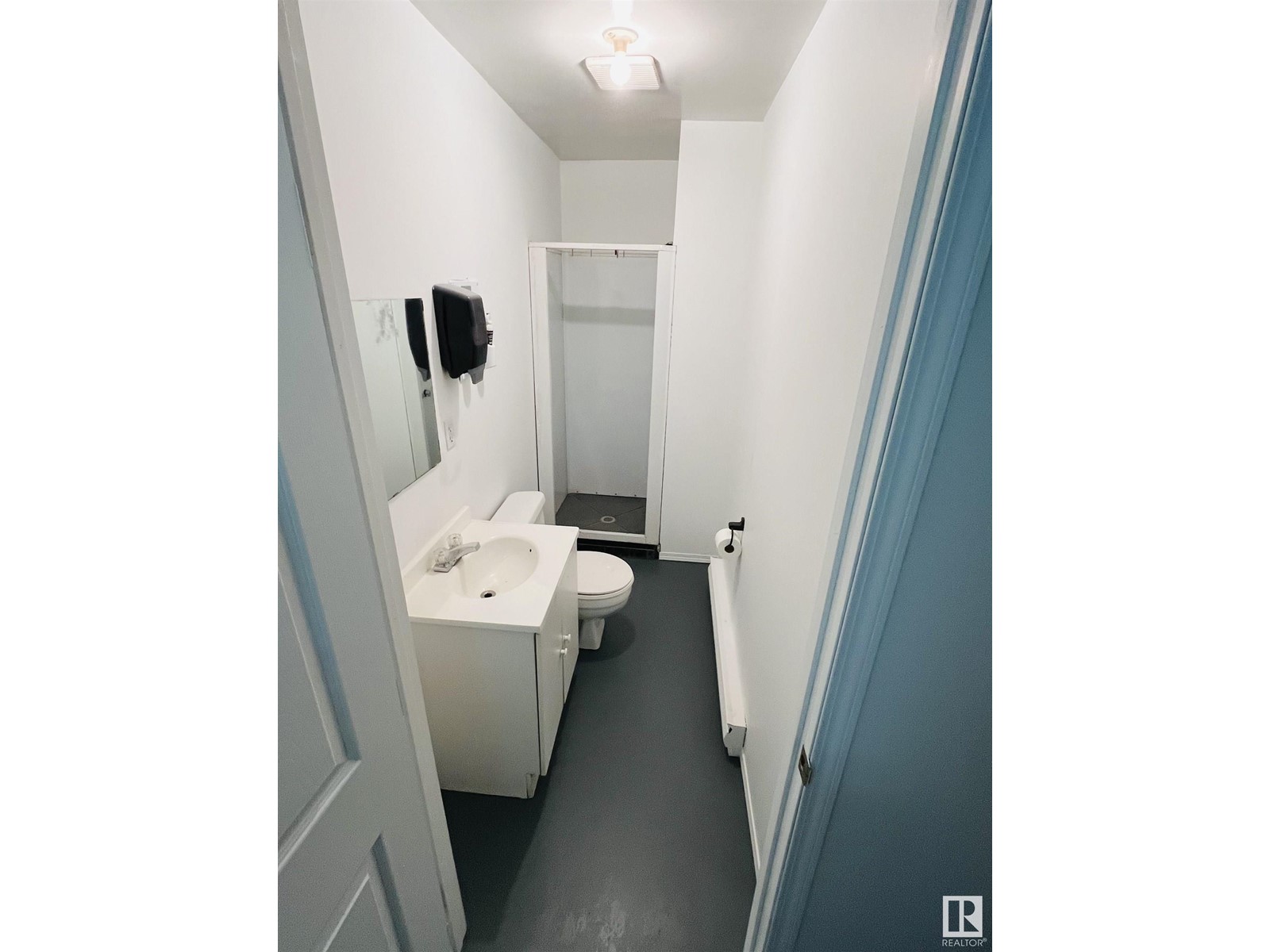 4907 1 Av Property Photo 6