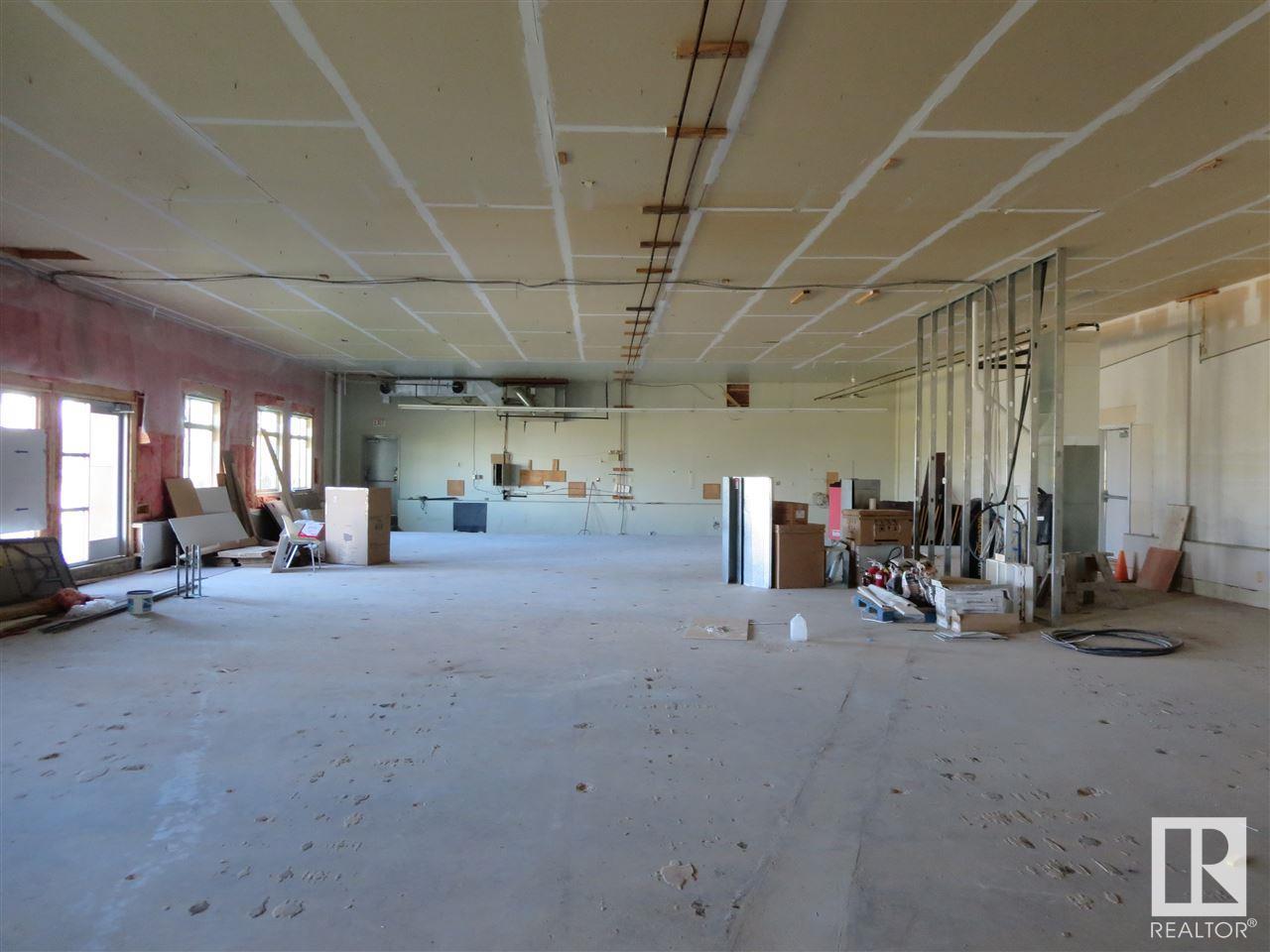 4114 50 Av Property Photo 3
