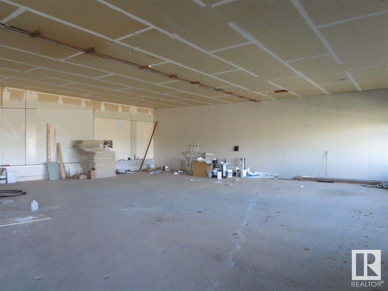 4114 50 Av Property Photo 5