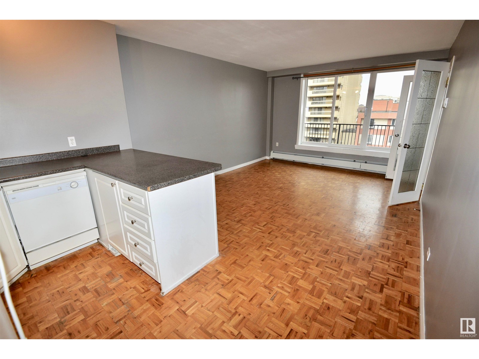 #606 11025 Jasper Av Nw Property Photo 2