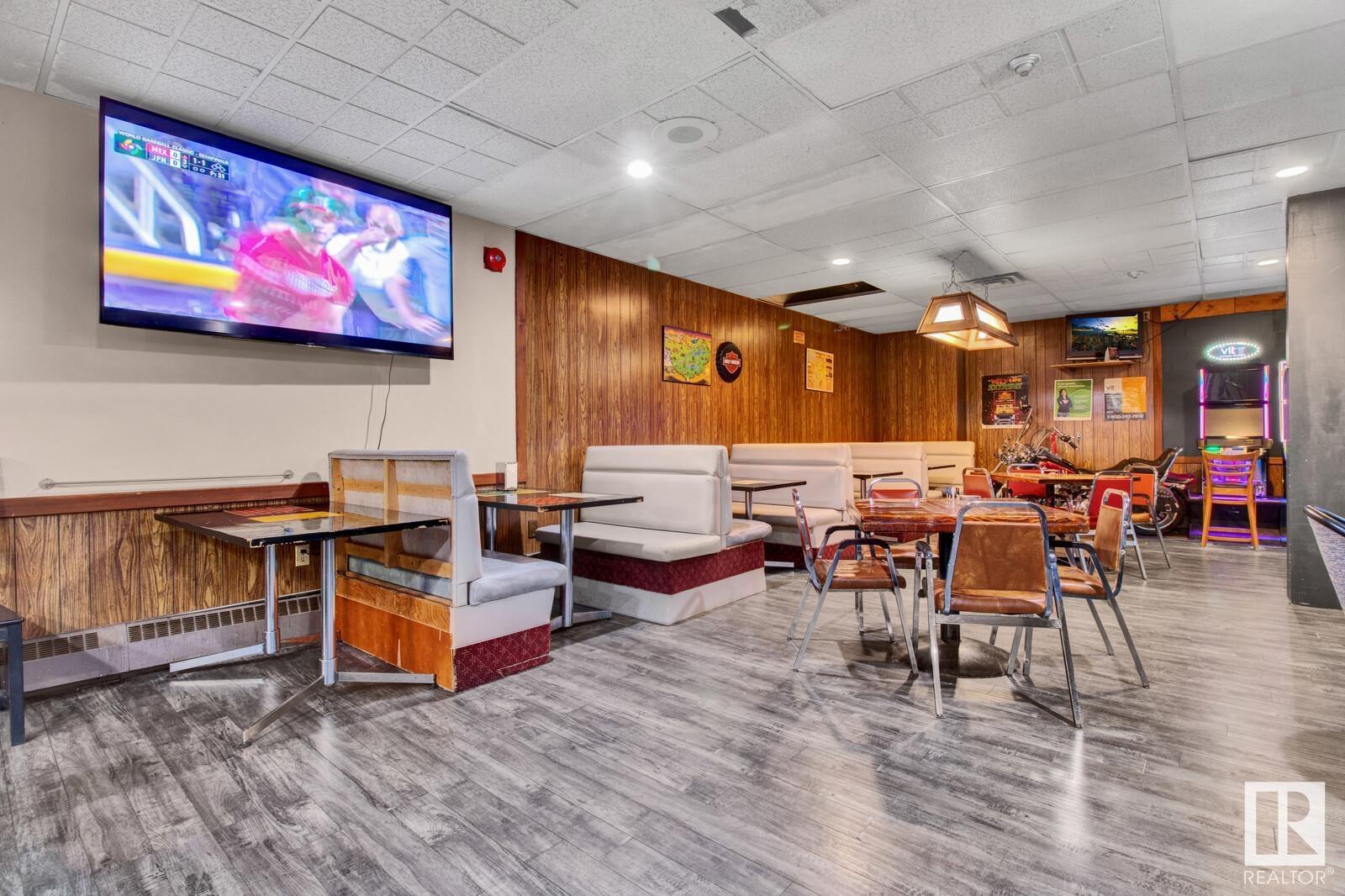 5102 50 Av Property Photo 10