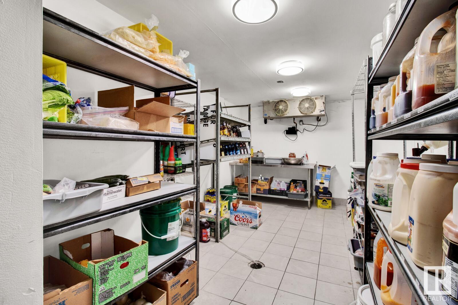 5102 50 Av Property Photo 18