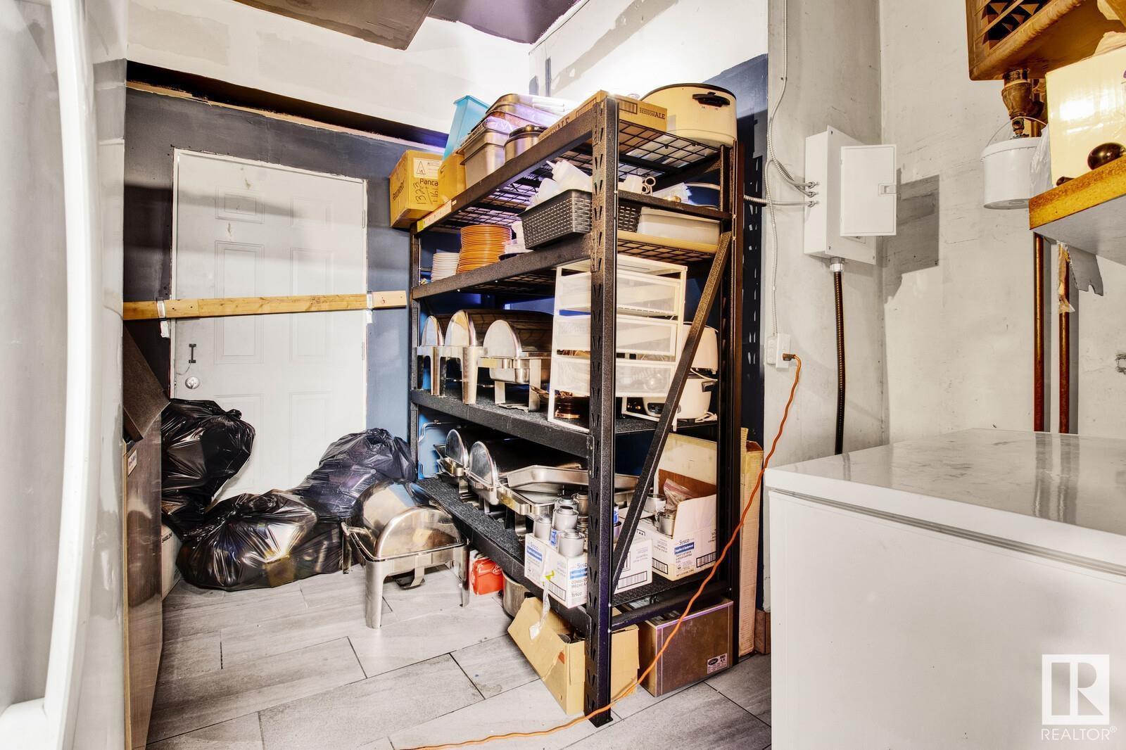 5102 50 Av Property Photo 21