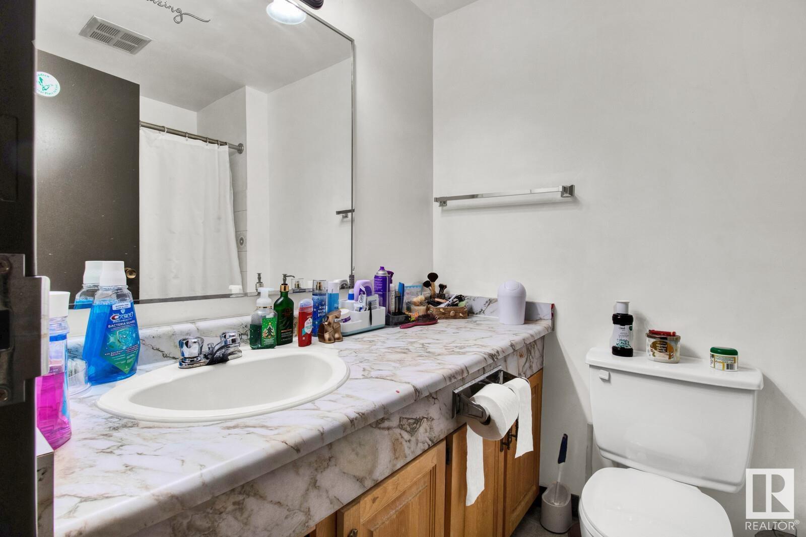 5102 50 Av Property Photo 31
