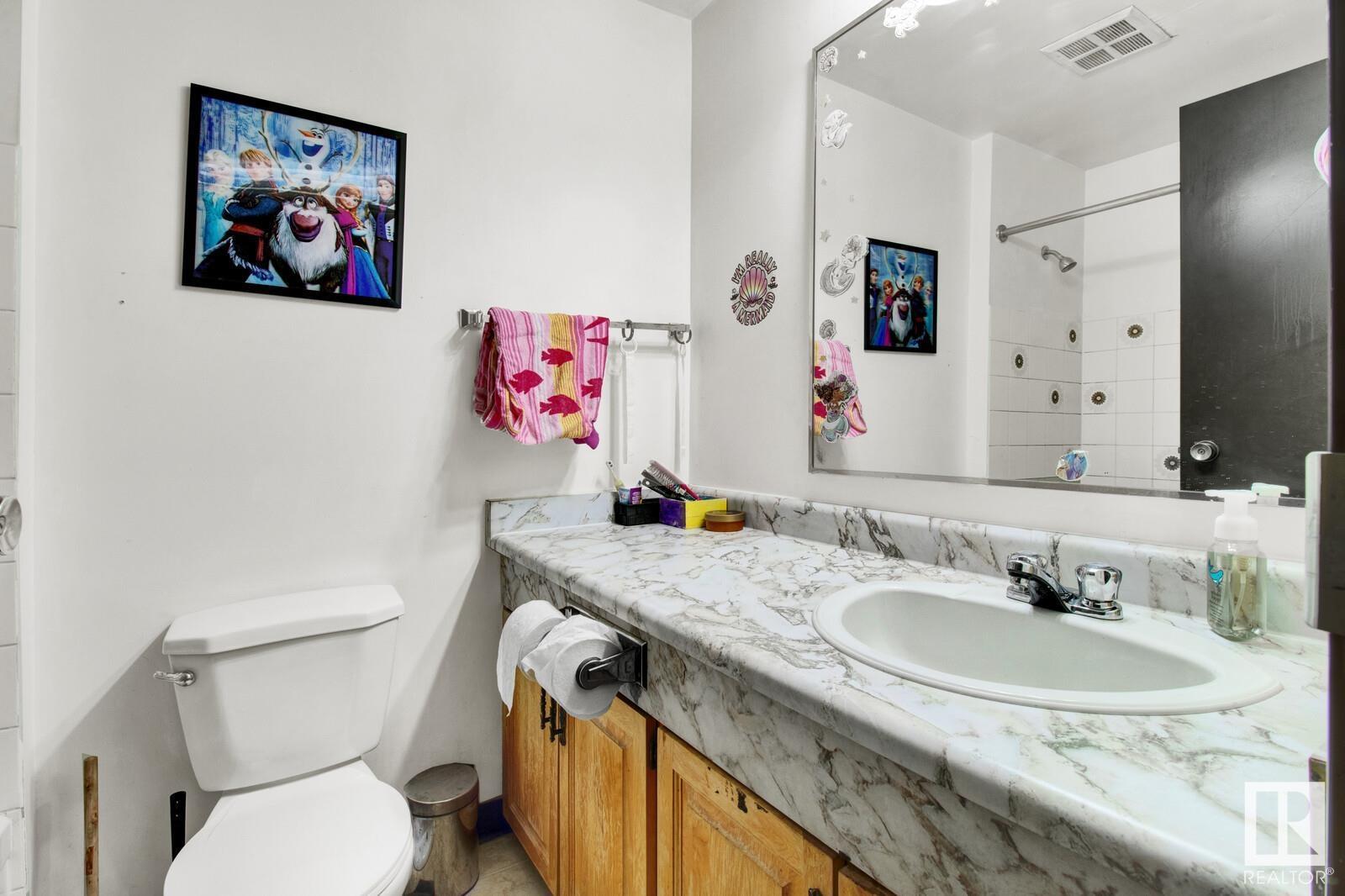 5102 50 Av Property Photo 36