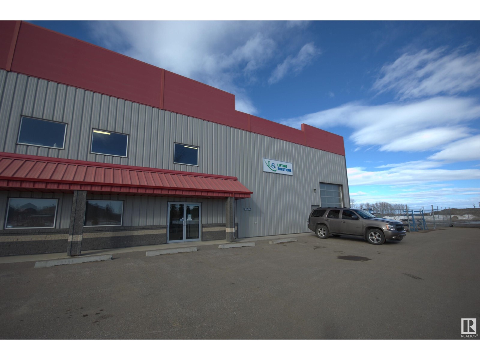 4703 54 Avenue Property Photo 1