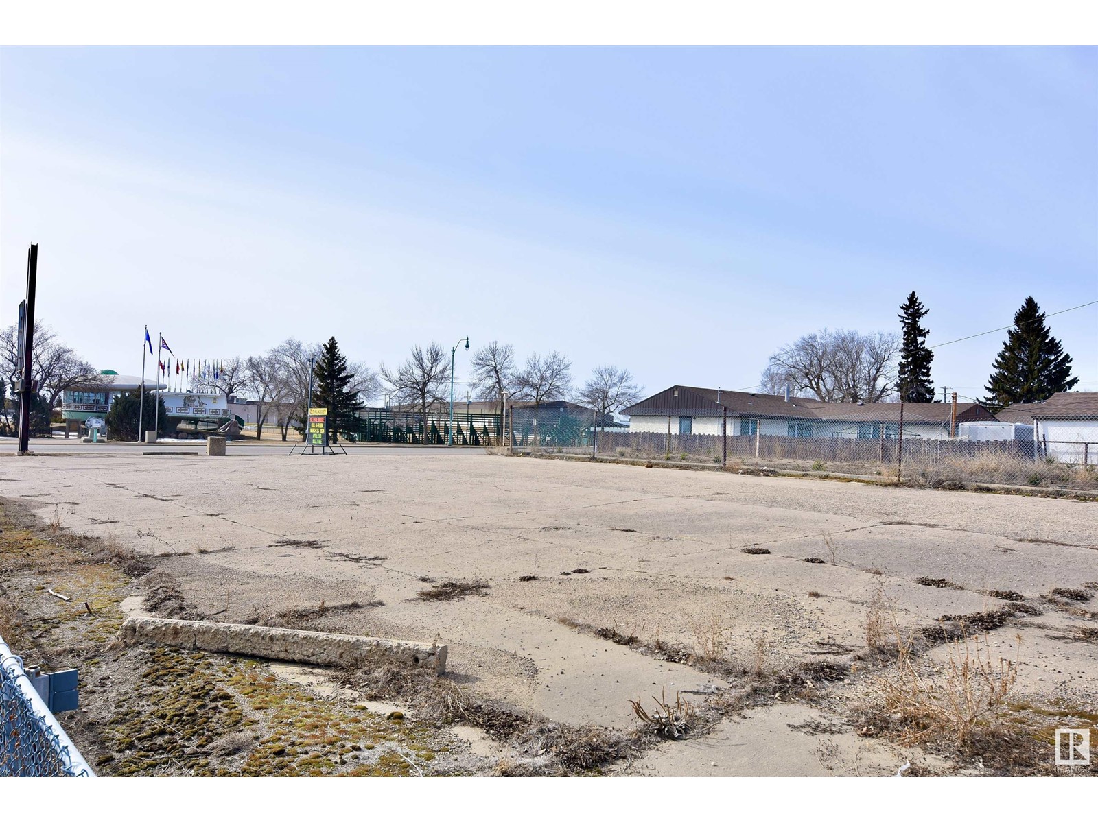 5306 50 Av Property Photo 3