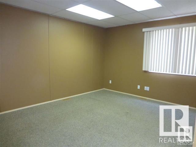 4904 & 4908 50 Ave Property Photo 6