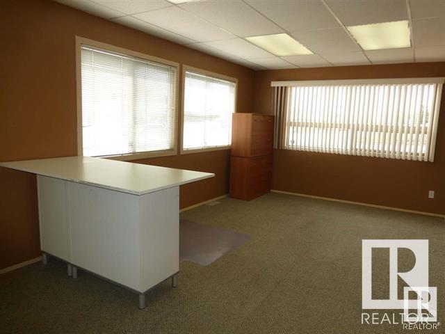 4904 & 4908 50 Ave Property Photo 8
