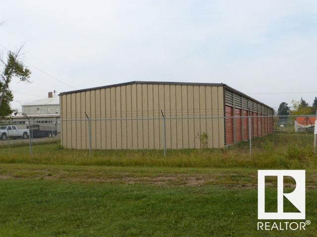 4904 & 4908 50 Ave Property Photo 18
