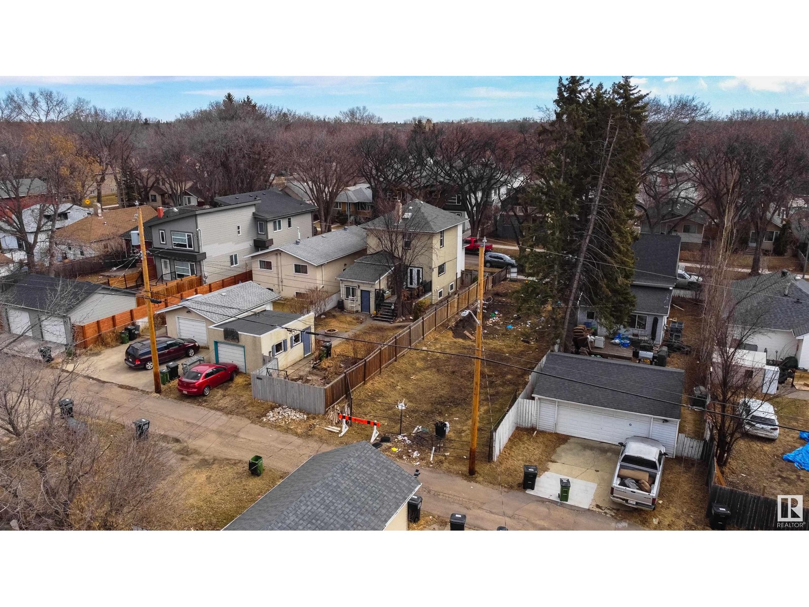 12026 93 St Nw Property Photo 4