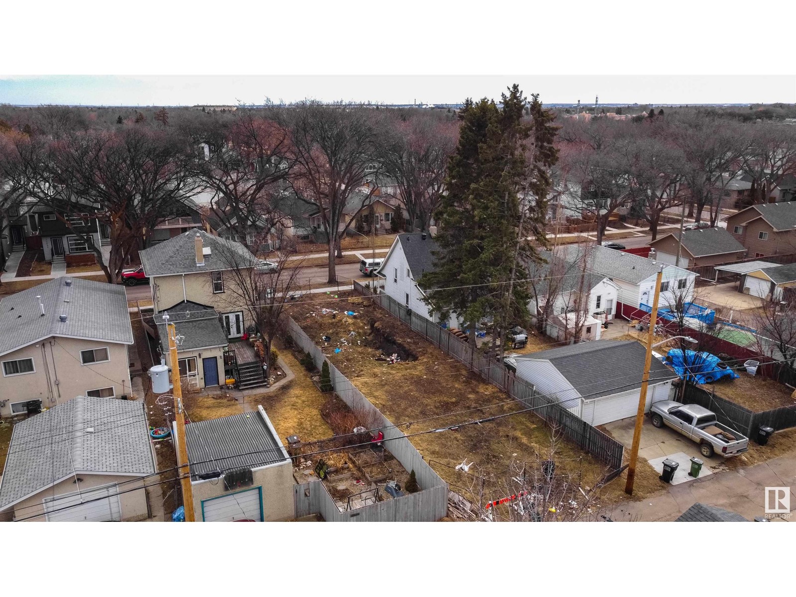 12026 93 St Nw Property Photo 5