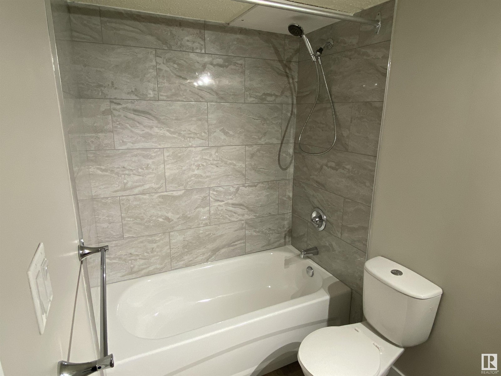4943 Chalmers Av Property Photo 8