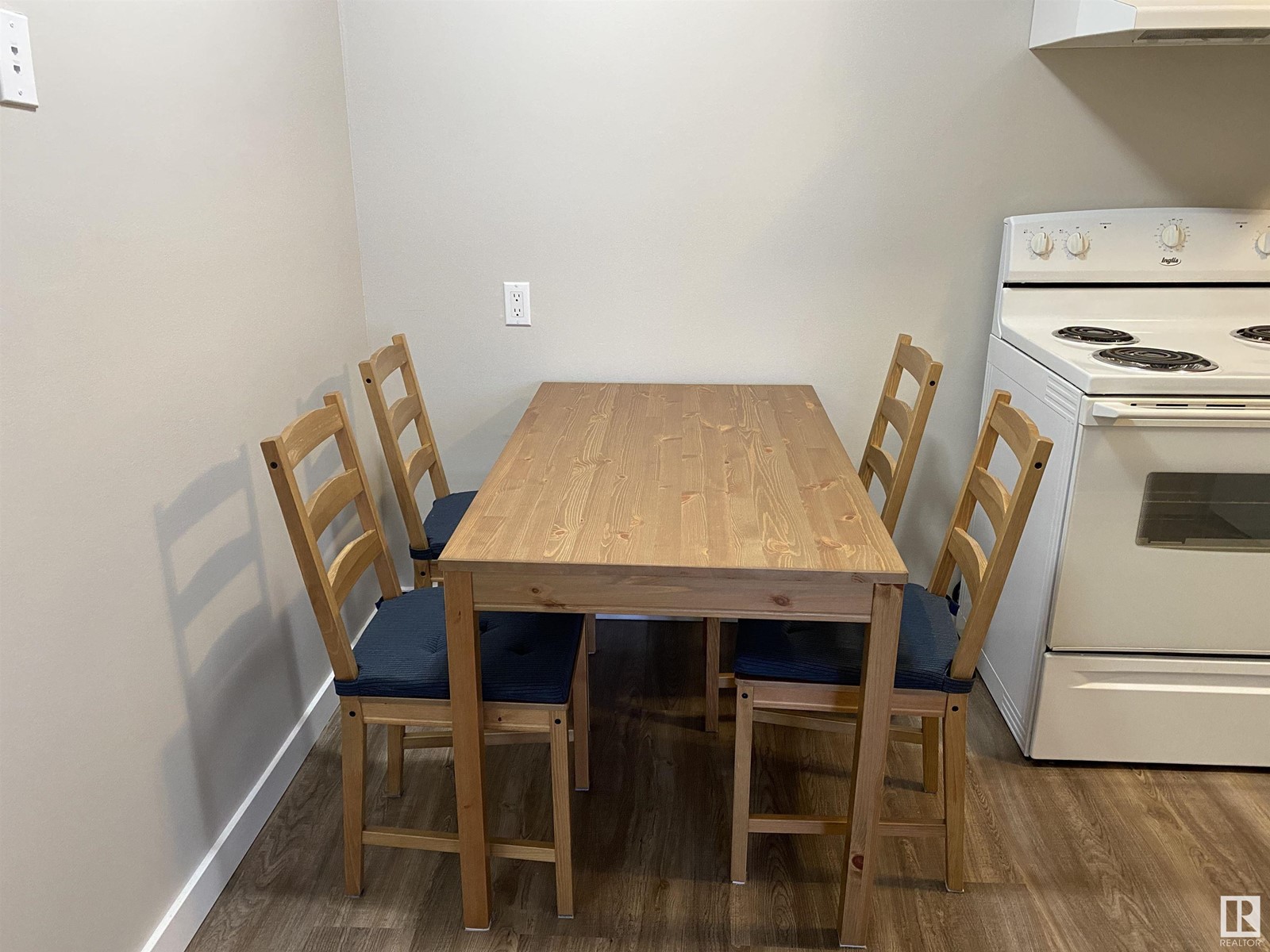 4943 Chalmers Av Property Photo 22