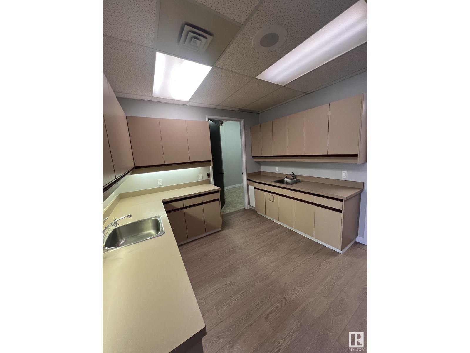 #202 95 Mcleod Avenue Property Photo 6